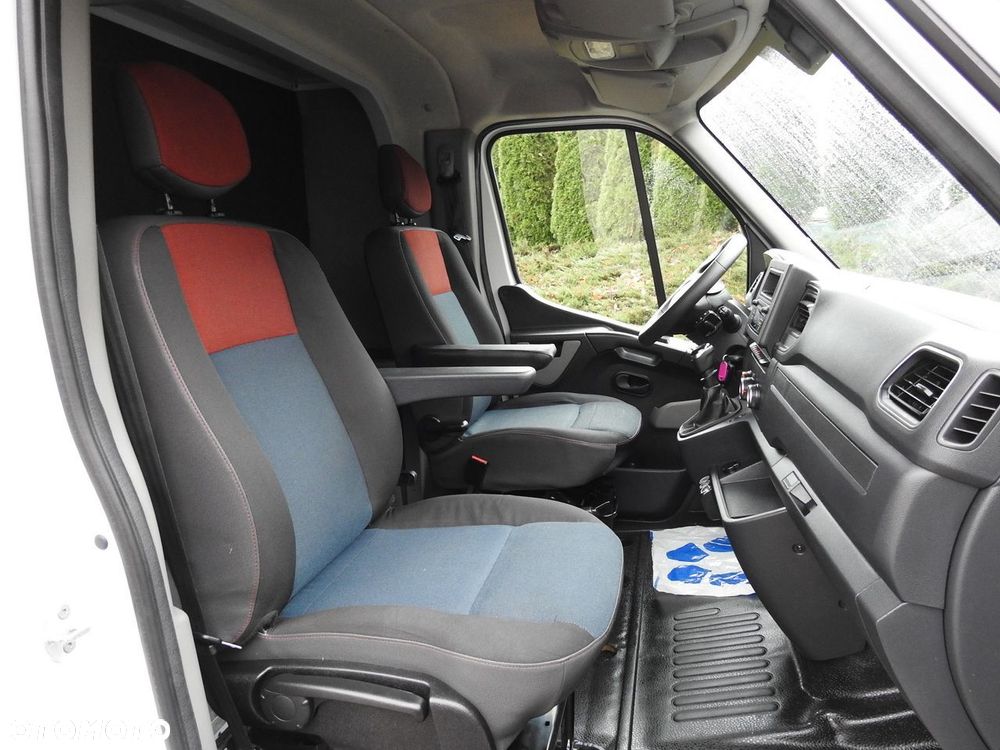 Renault MASTER PLANDEKA 8 PALET TEMPOMAT KLIMATYZACJA LEDY  165KM - 38
