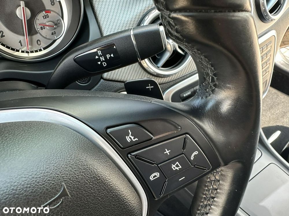 Mercedes-Benz GLA 200 7G-DCT Style - 22