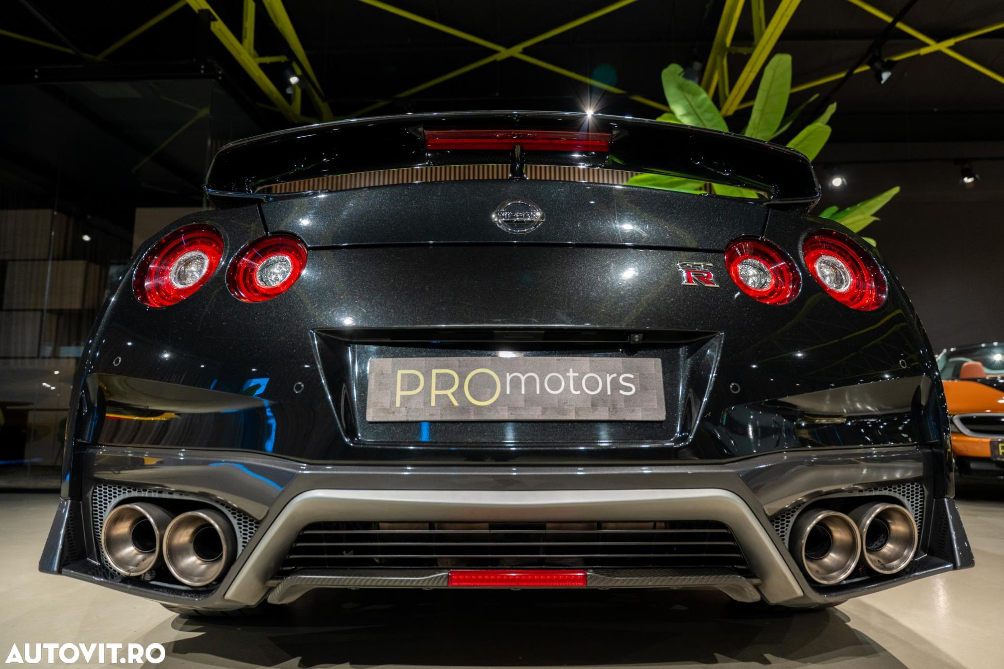 Nissan GT-R - 18