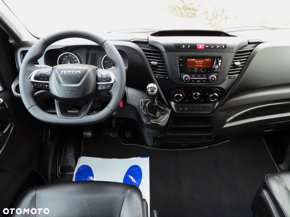 Iveco DAILY 50C16 WYWROTKA TROJSTRONNA PODWÓJNA KABINA DOKA 6 MIEJSC TEMPOMAT PNEUMATYKA BLIŹNIACZE KOŁA KLIMATYZACJA  160KM - 29