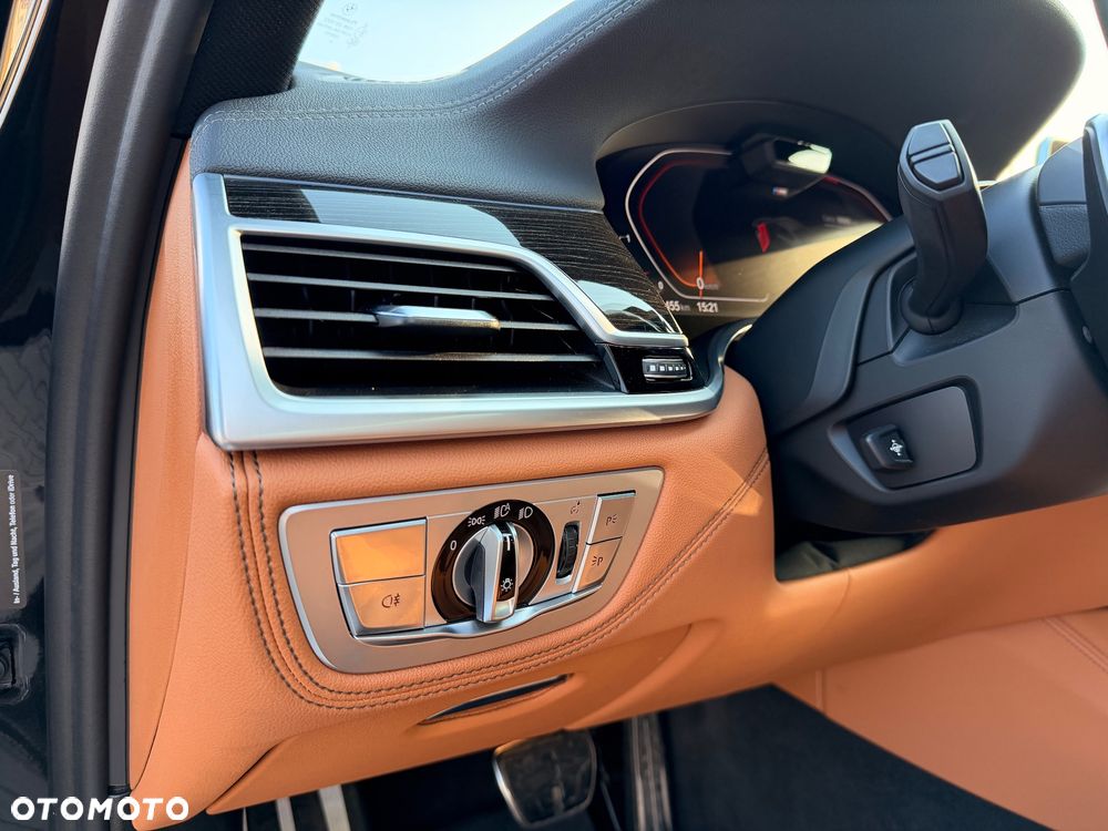 BMW Seria 7 730d xDrive sport - 22