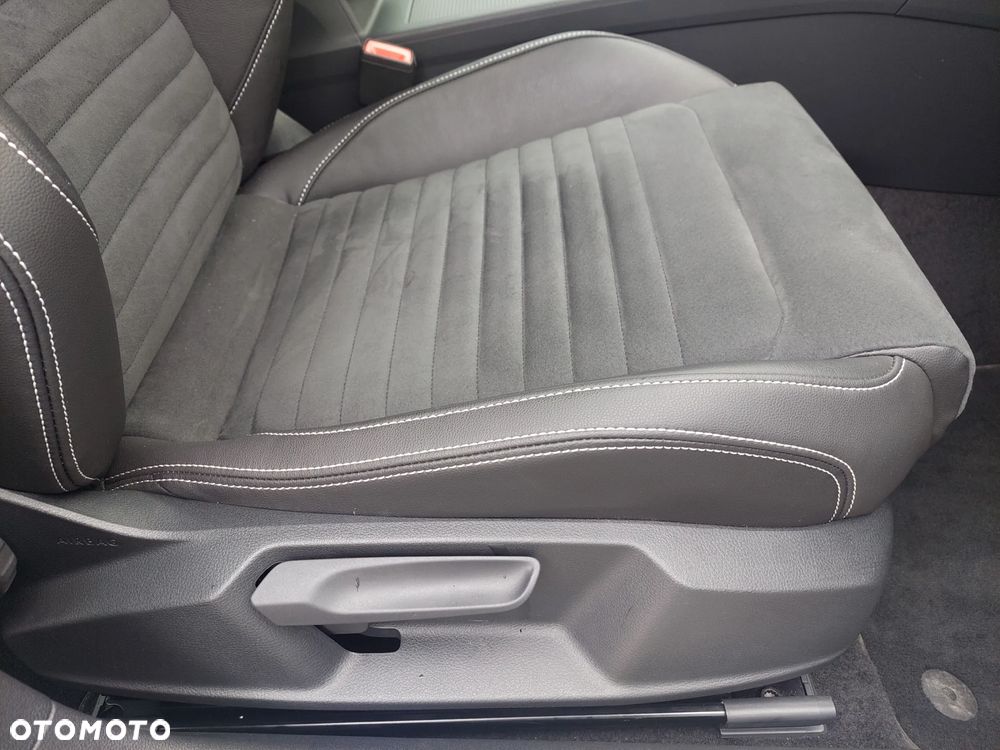 Volkswagen Passat - 27