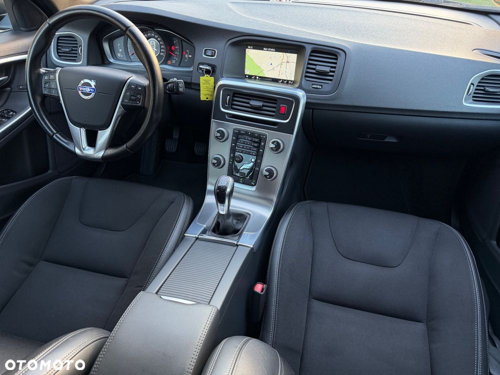 Volvo V60 D2 Drive-E Momentum - 23