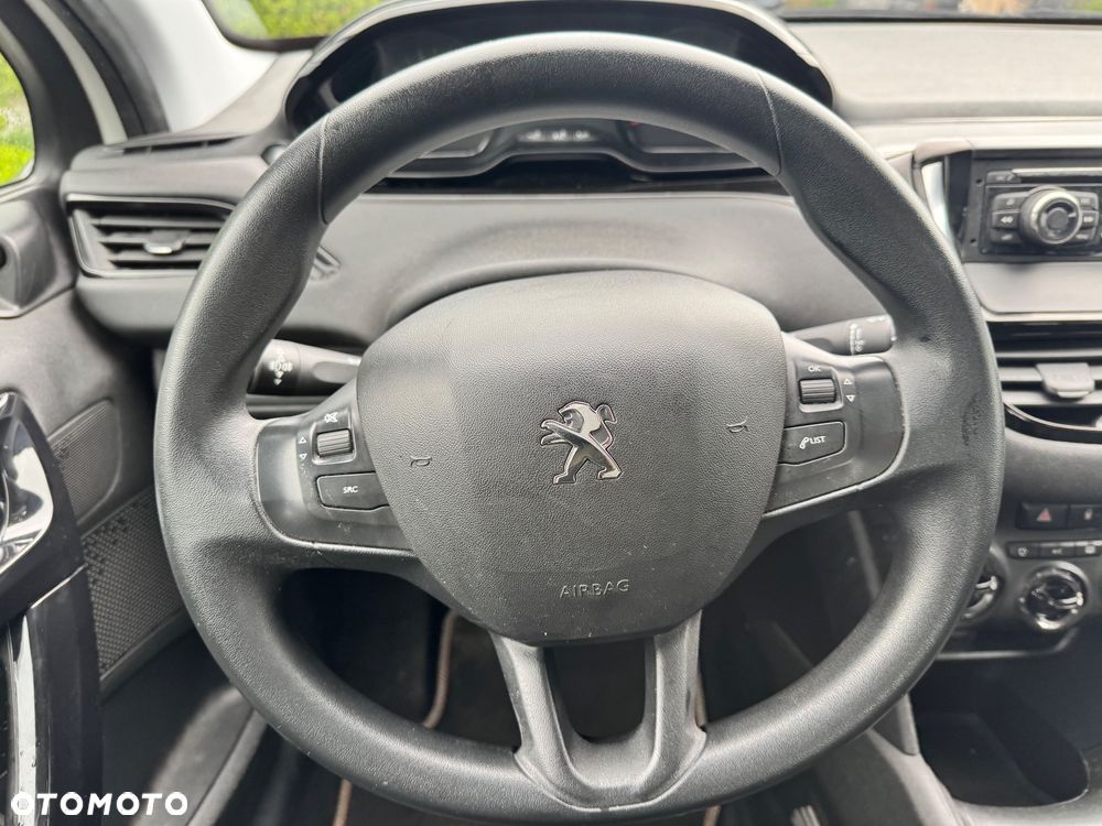 Peugeot 208 - 23