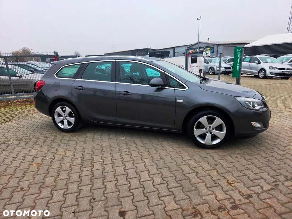 Opel Astra IV 1.4 T Cosmo - 4