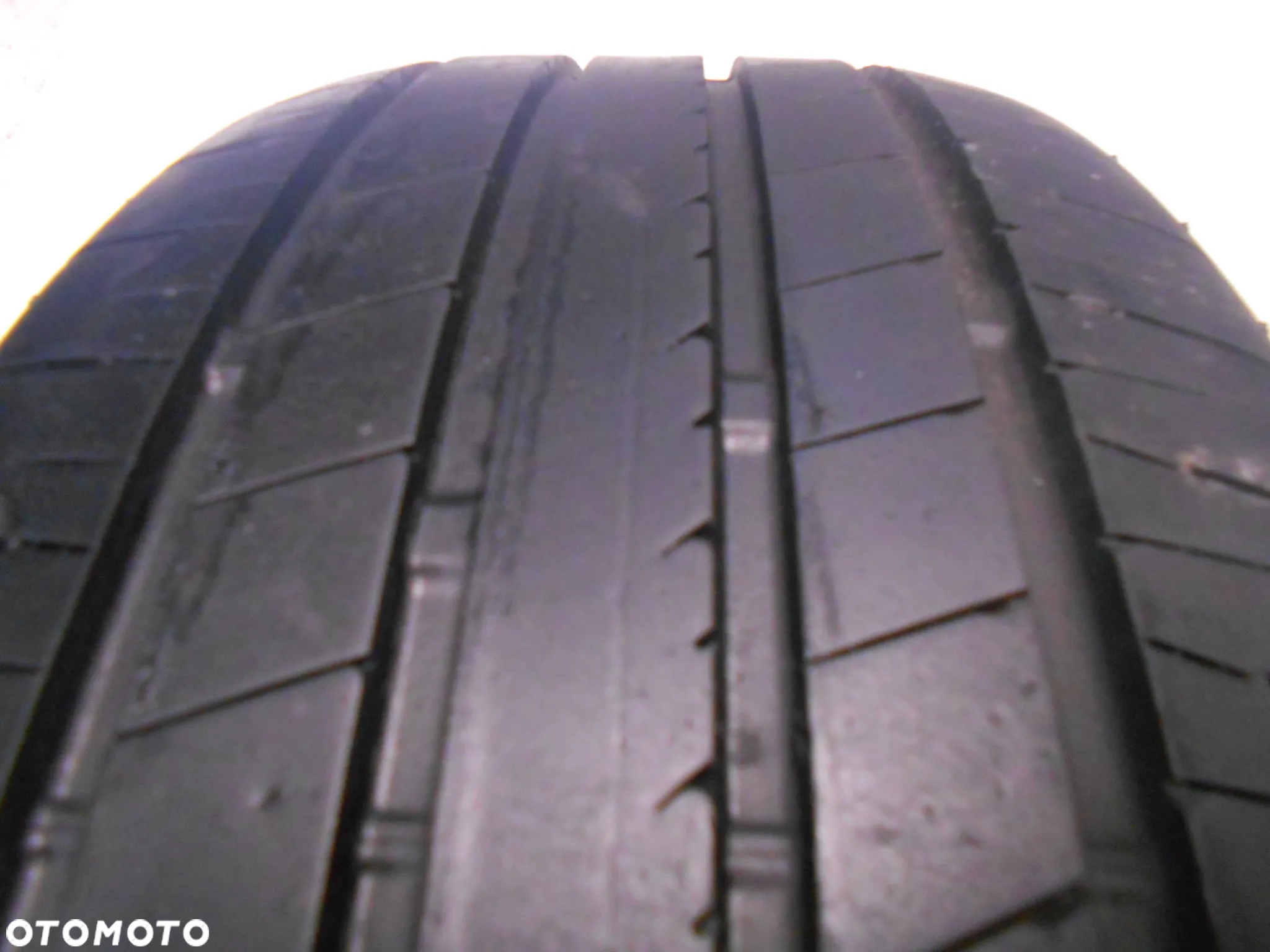 OPONA POJEDYNKA  225/45R19 BRIDGESTONE TURANZA T005 A DOT 3519 8MM - 2