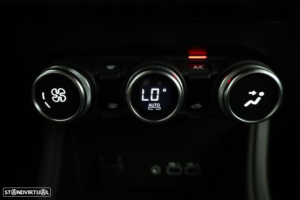 Renault Captur 1.0 TCe Techno Bi-Fuel - 13