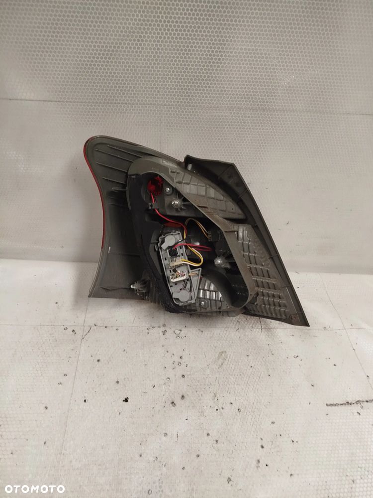 + LAMPA TYŁ TYLNA PRAWA TOYOTA YARIS 2 LIFT FL - 6