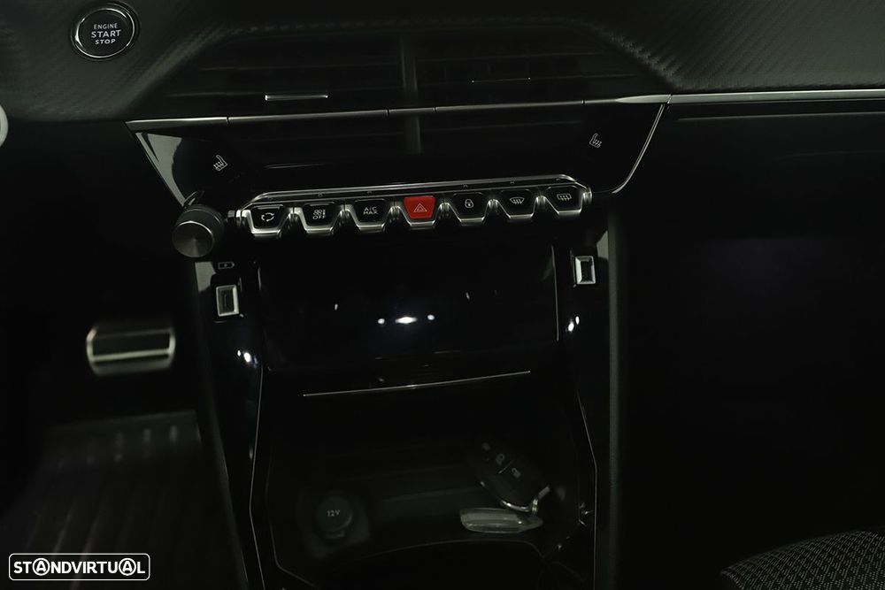 Peugeot 2008 1.2 PureTech GT EAT8 - 14