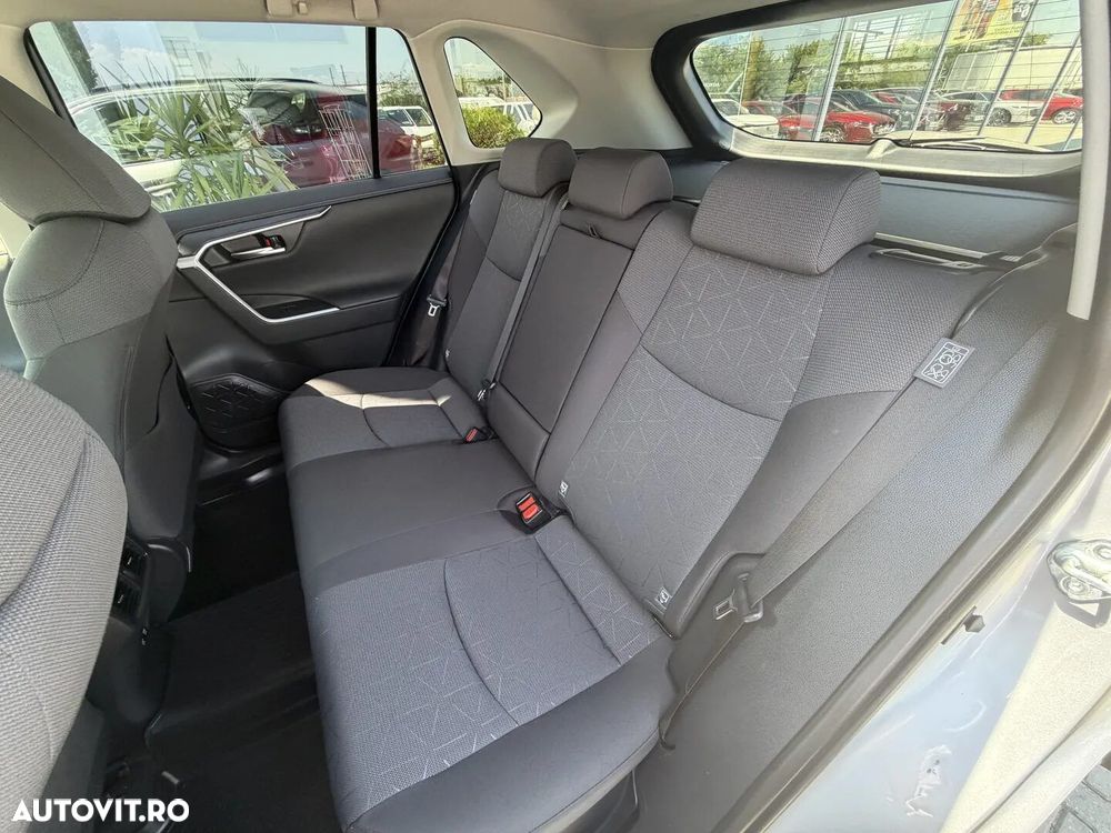 Toyota RAV4 - 12