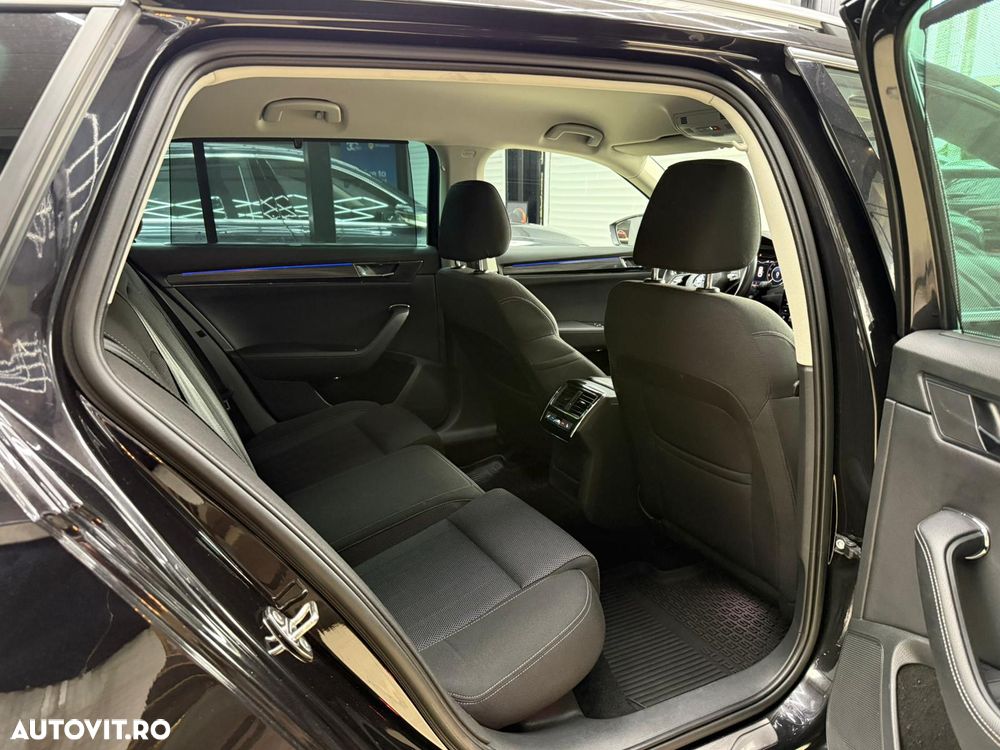 Skoda Superb 2.0 TDI DSG Ambition - 32