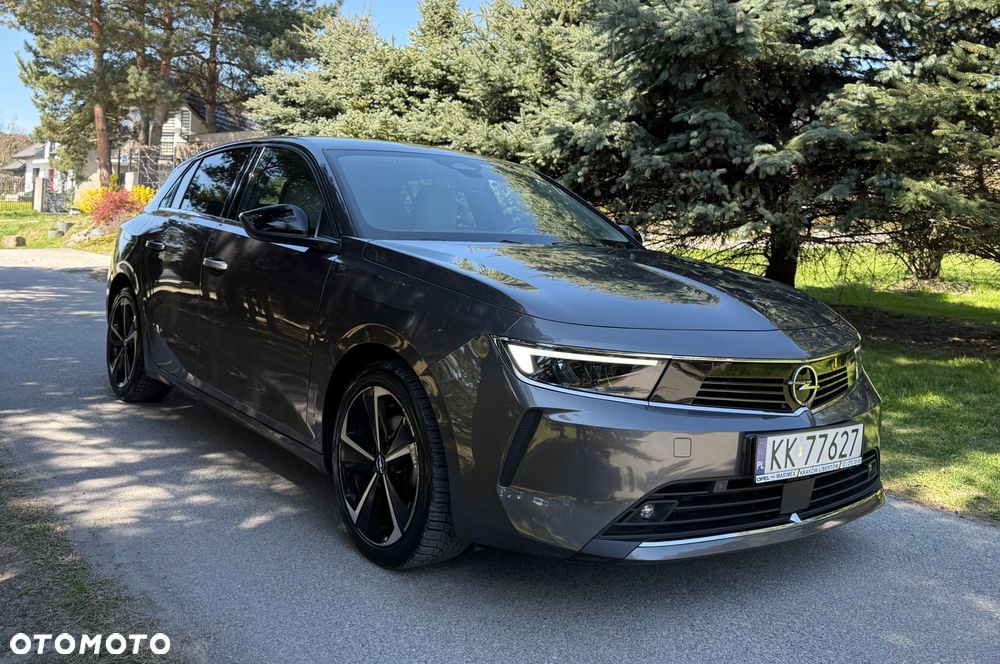 Opel Astra 1.2 T Elegance S&S - 4