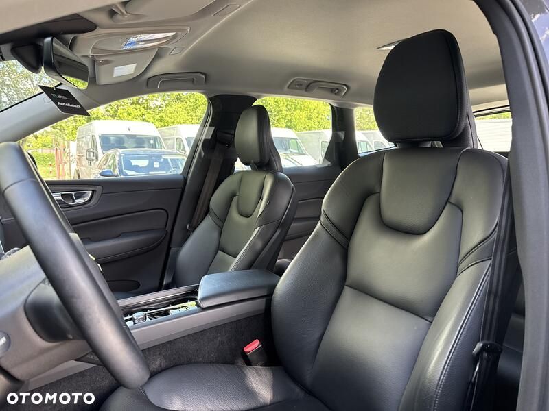 Volvo XC 60 B4 B Plus Dark - 14