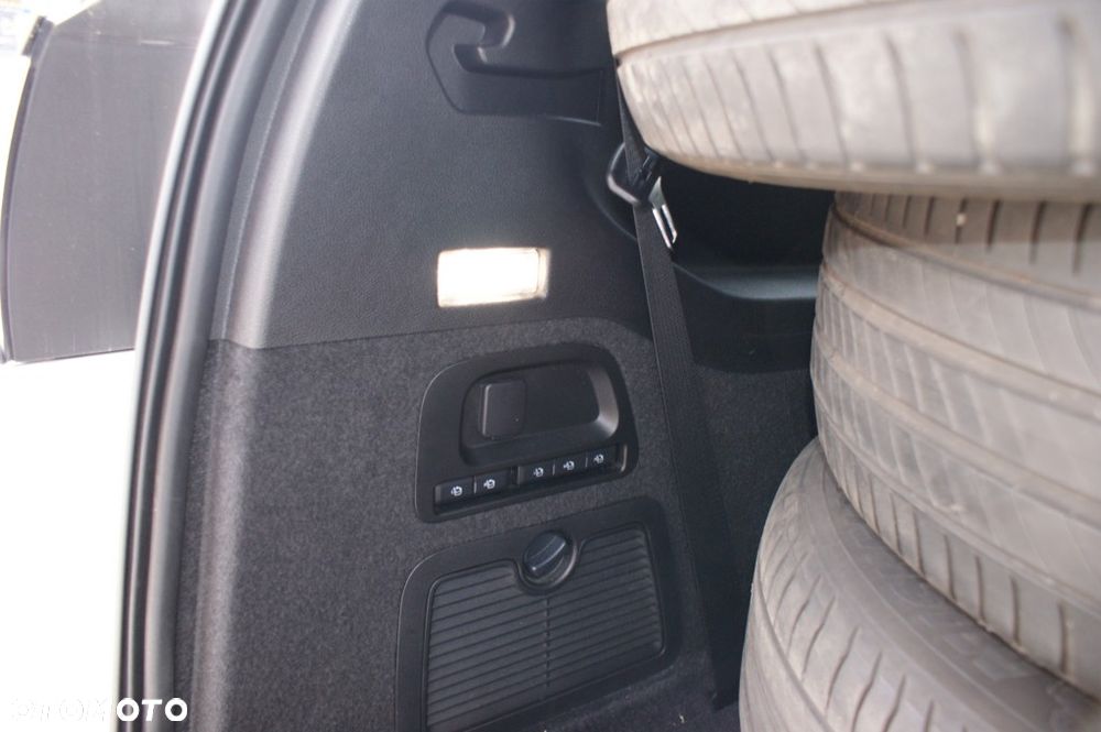 Ford Galaxy 2.0 EcoBlue Titanium - 23