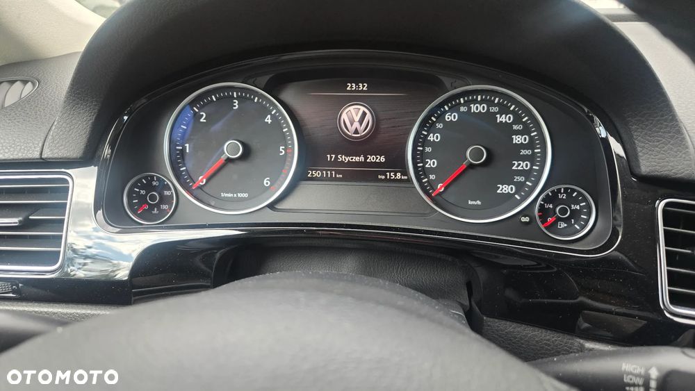 Volkswagen Touareg 3.0 V6 TDI SCR Blue Motion DPF Automatik - 25