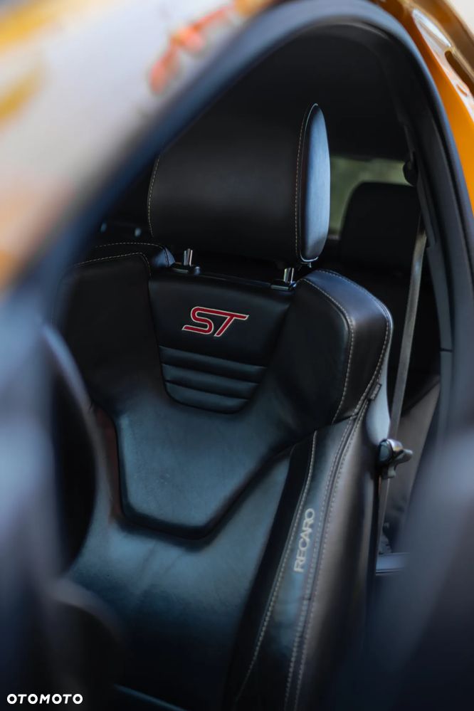 Ford Focus ST - 11