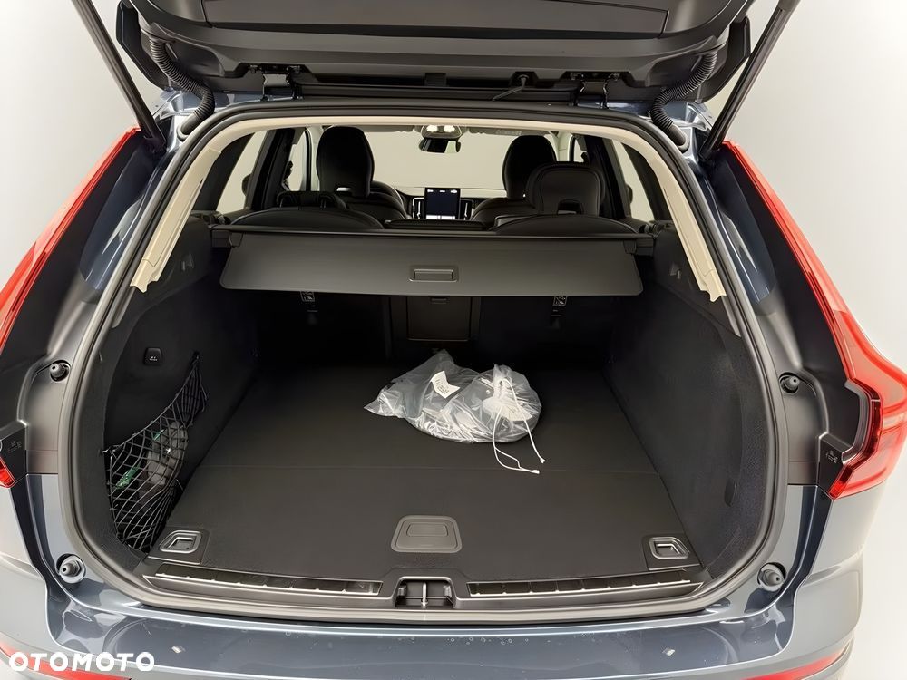 Volvo XC 60 T6 Plug-In Hybrid AWD Plus Bright - 9