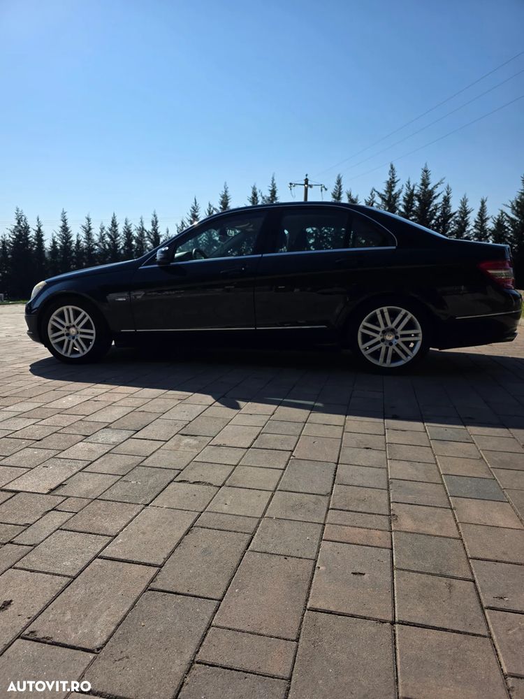 Mercedes-Benz C-Class 2011 photo 4