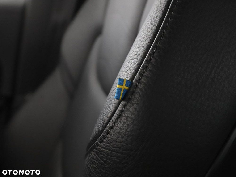 Volvo V60 D4 Momentum - 37