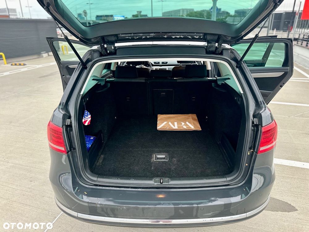 Volkswagen Passat 1.6 TDI DPF BlueMot Highline - 17