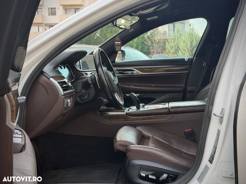 BMW Seria 7 730d BluePerformance Edition Exclusive - 12