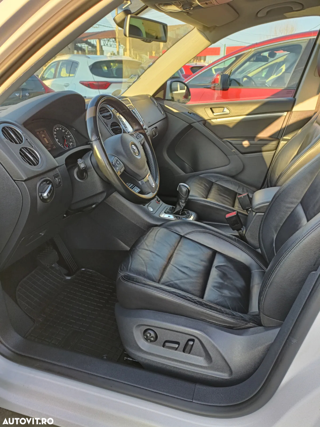 Volkswagen Tiguan 2.0 TDI DPF 4Motion BlueMotion Technology DSG Exclusive - 9