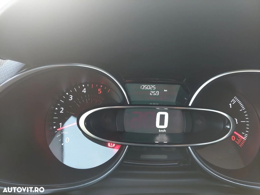 Renault Clio 1.5 dCi Life - 9