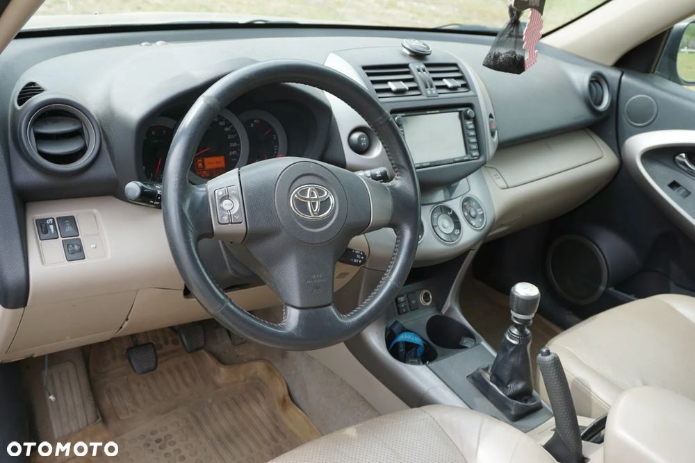 Toyota RAV4 2.2 D-4D Sol 180 - 9