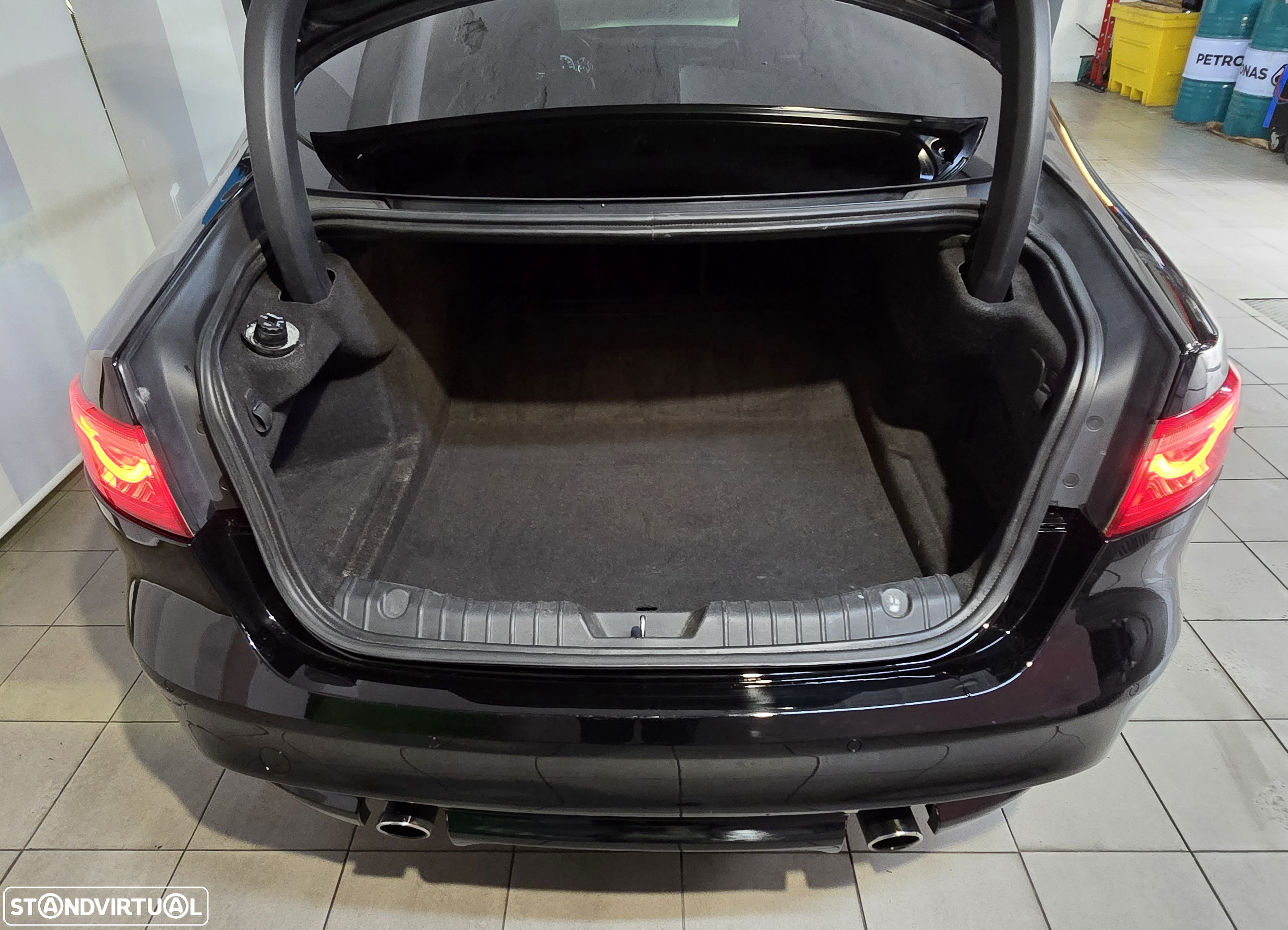 Jaguar XF 2.0 D R-Sport Aut. - 8