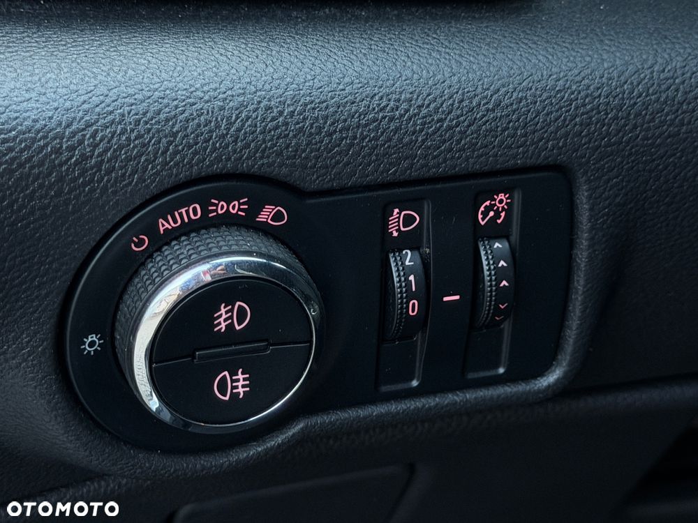 Opel Astra 1.6 Innovation - 17