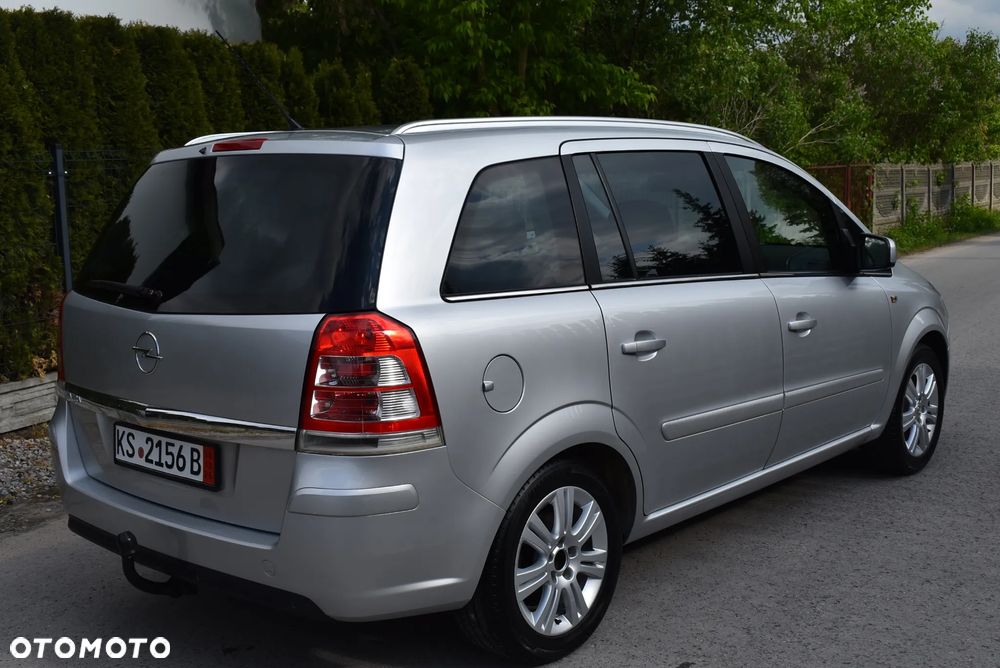 Opel Zafira 1.8 Cosmo - 11