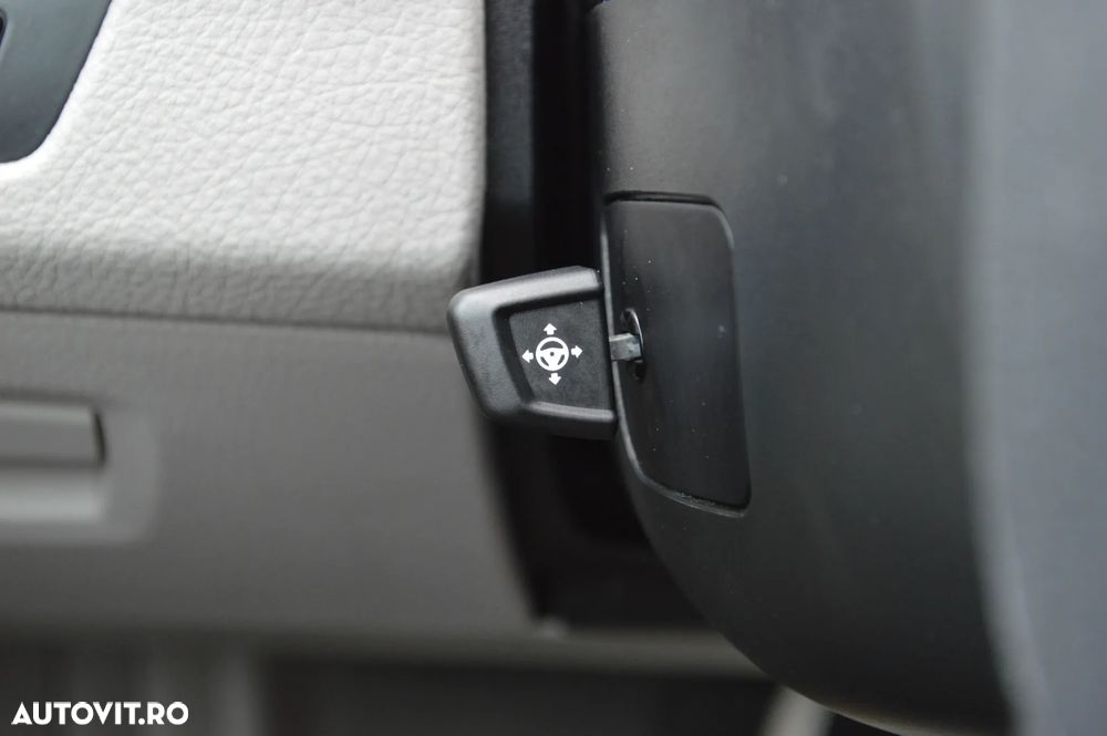 BMW Seria 5 525d xDrive - 14