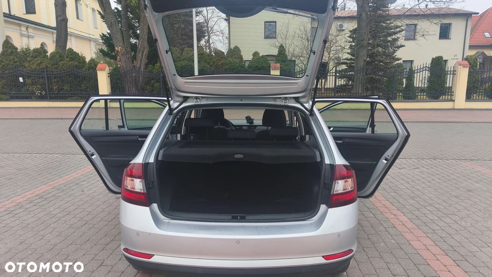 Skoda RAPID 1.0 TSI Active - 12