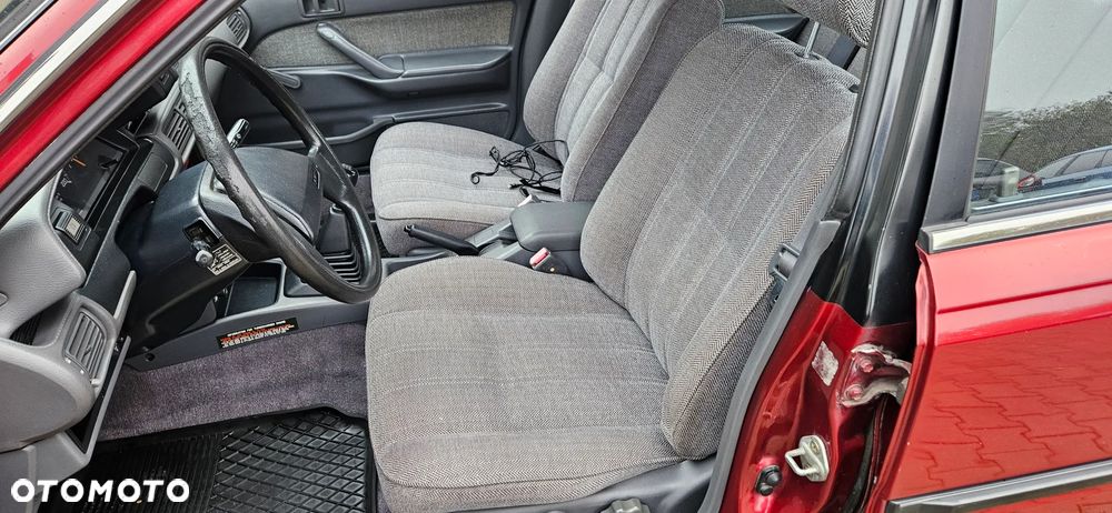 Toyota Camry 2.0 TD GL - 13