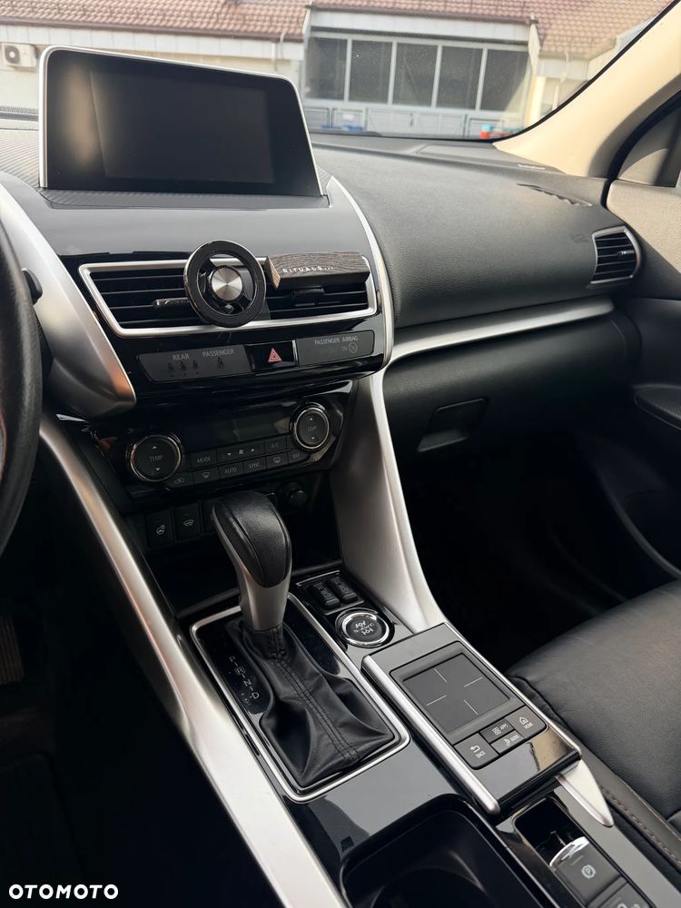 Mitsubishi Eclipse Cross - 14
