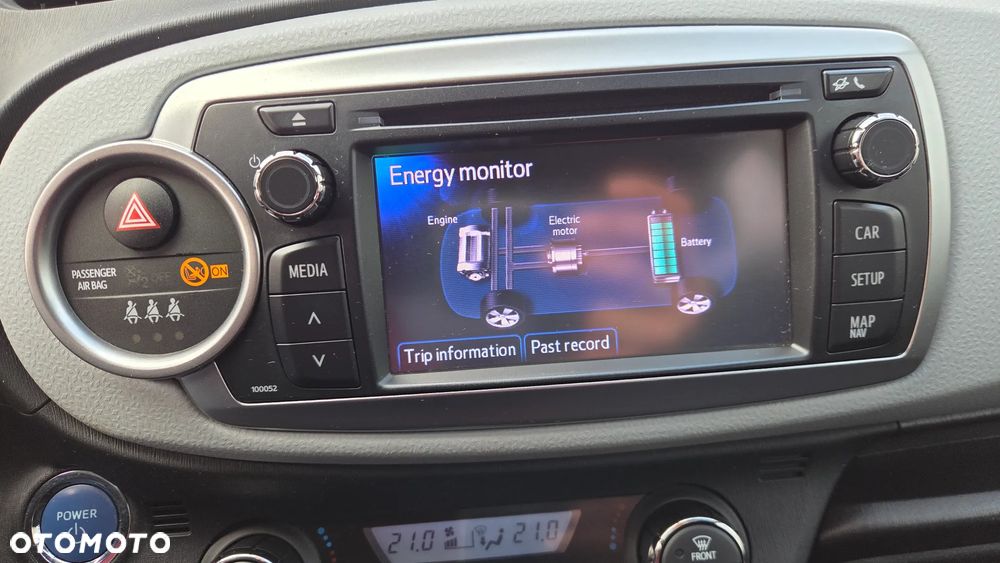 Toyota Yaris Hybrid 100 Premium - 15