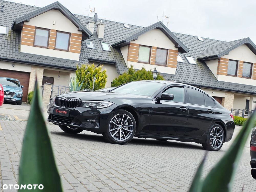 BMW Seria 3 330e Sport Line - 40