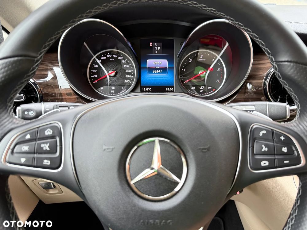 Mercedes-Benz Klasa V - 16