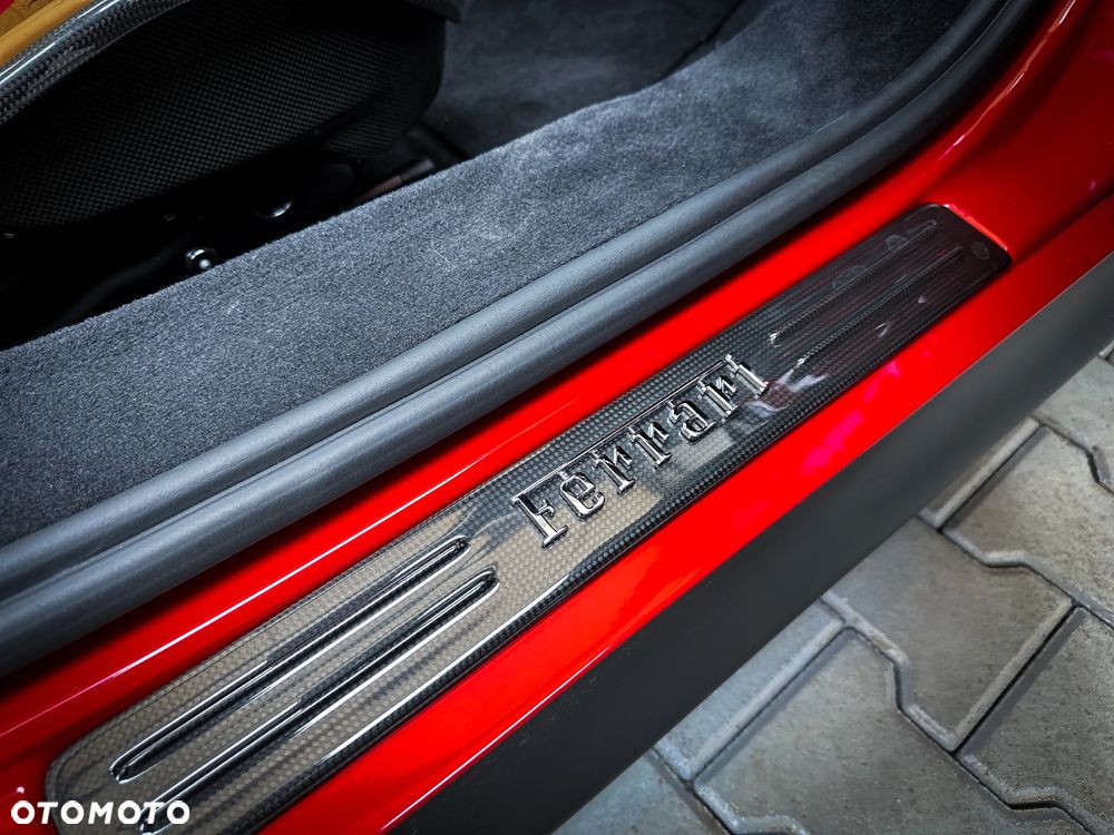 Ferrari SF90 Spider - 35
