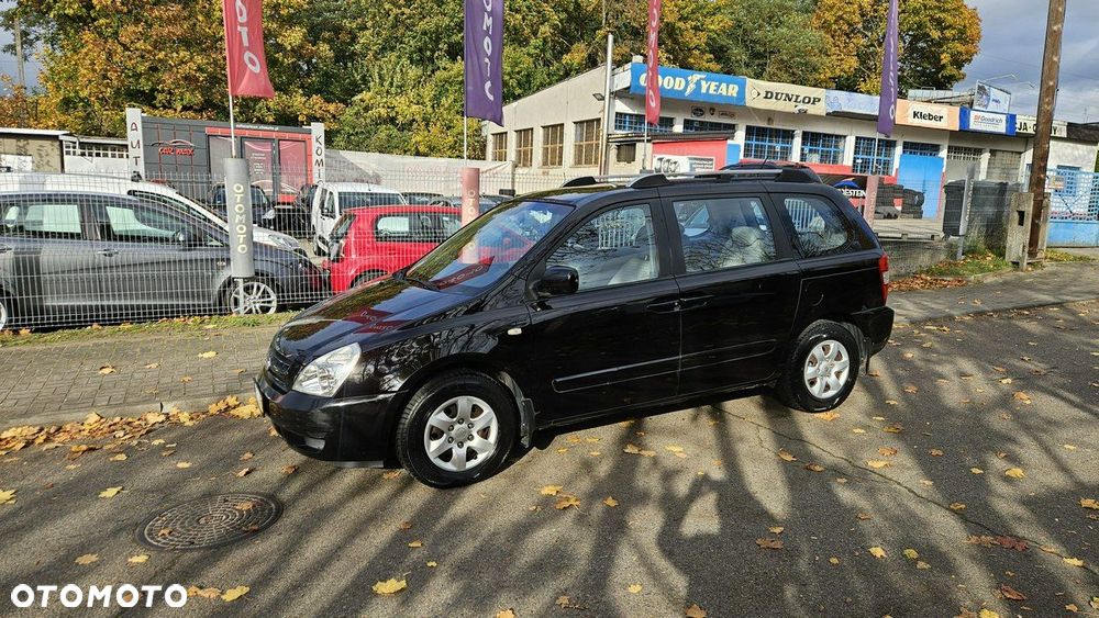 Kia Carnival - 2