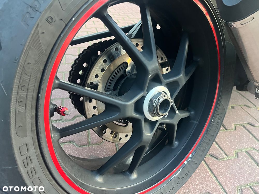 Triumph Speed Triple - 10