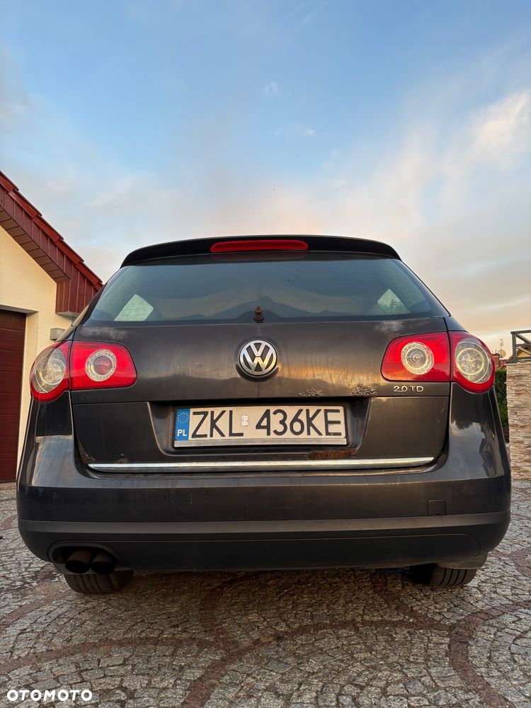 Volkswagen Passat 2.0 TDI Comfortline - 9