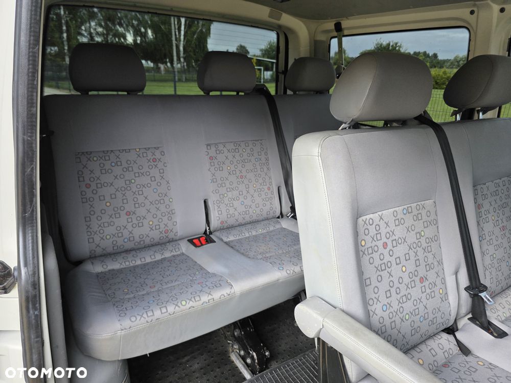 Volkswagen Transporter - 12