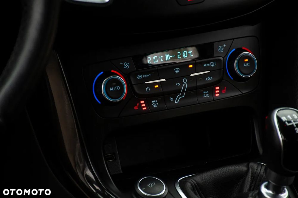 Ford Focus 1.5 EcoBoost Titanium ASS - 33