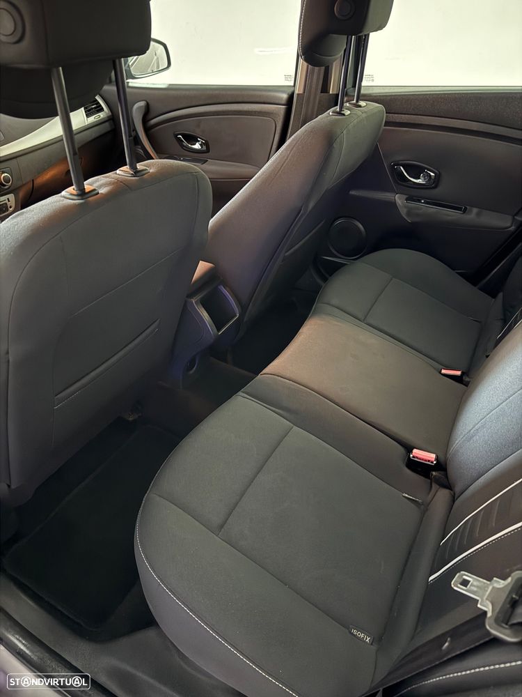 Renault Mégane 1.5 dCi Dynamique S - 10