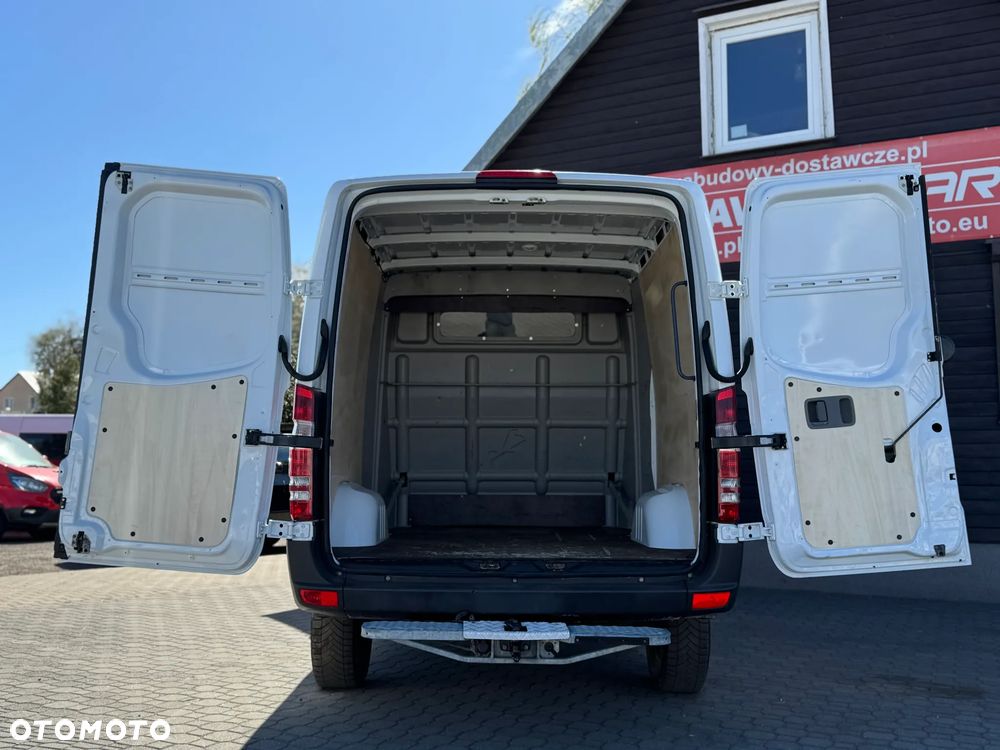 Mercedes-Benz Sprinter - 8
