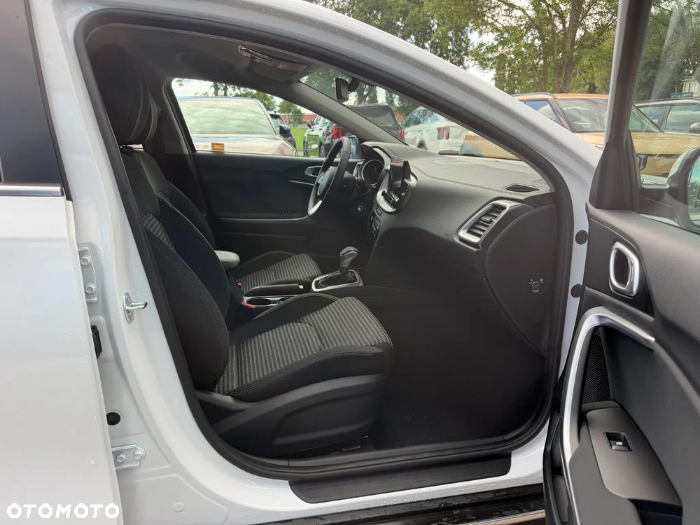 Kia XCeed 1.6 T-GDI M DCT - 13