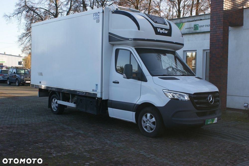 Mercedes-Benz Sprinter - 1