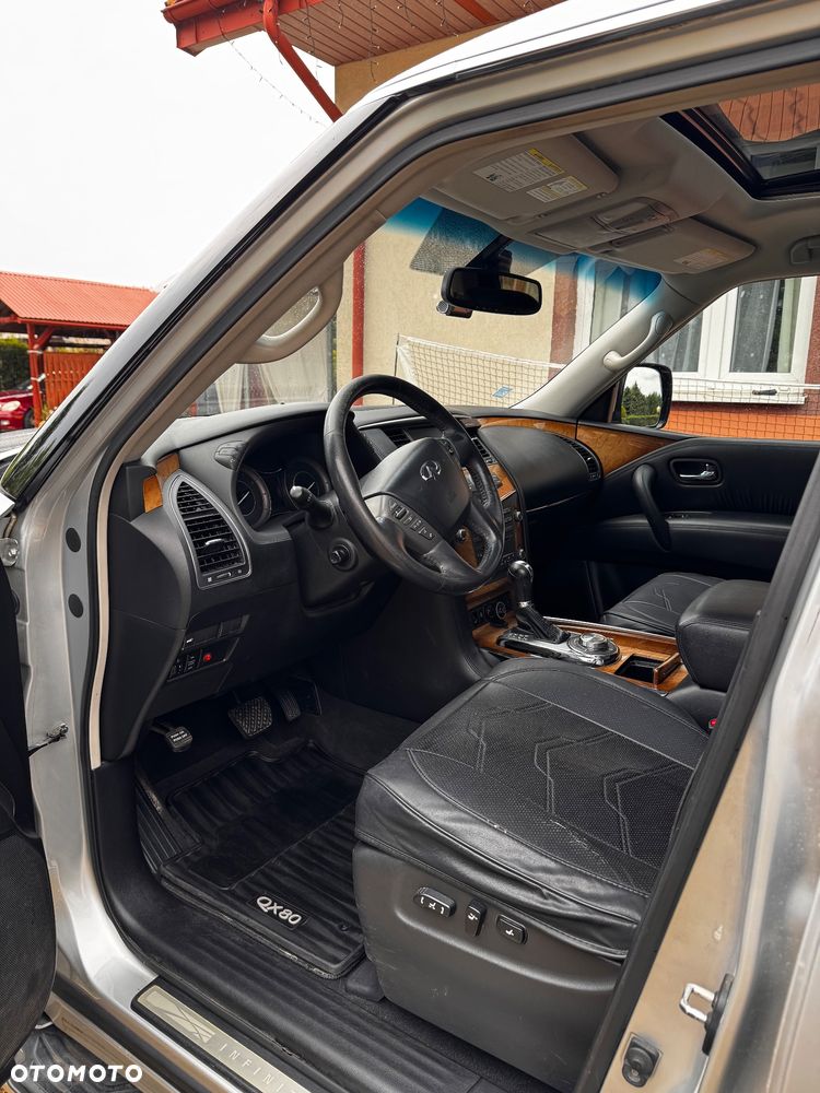 Infiniti QX80 - 16