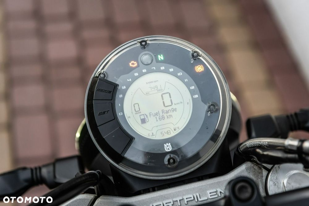 Husqvarna Svartpilen - 9